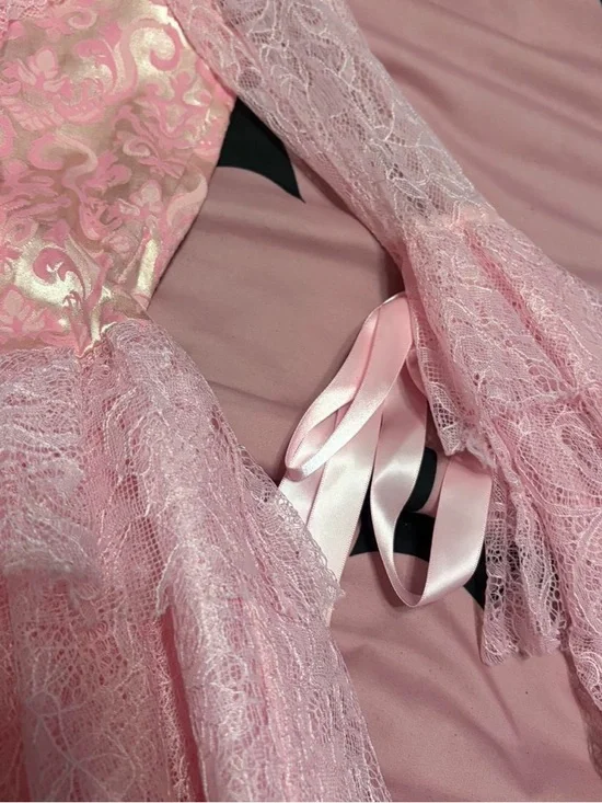 Pink lace princess dress - Picture 6 of 8